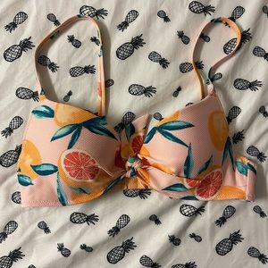 Bathing suit top like new.